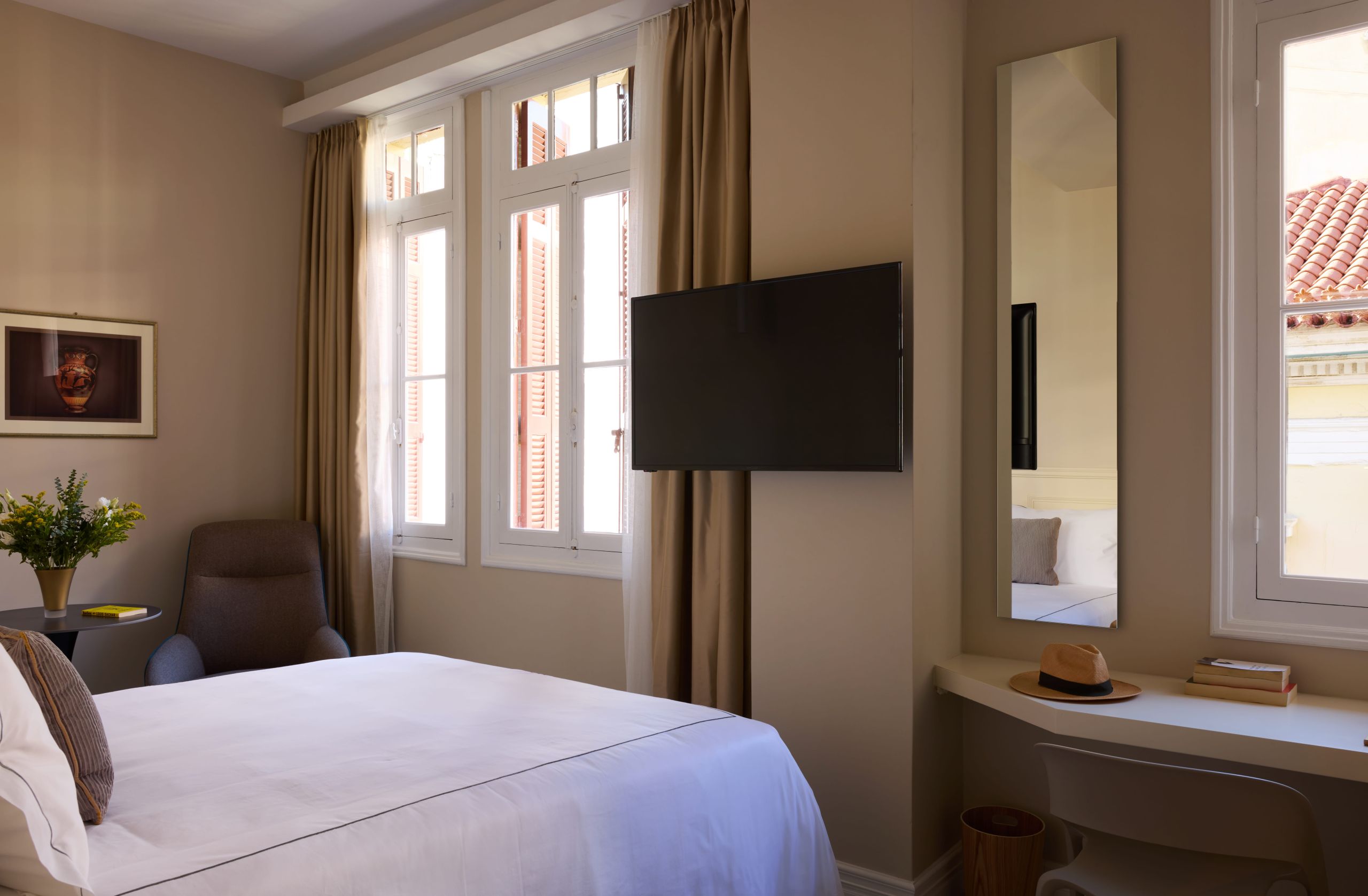 Welcome to Vrachos Athens Suites